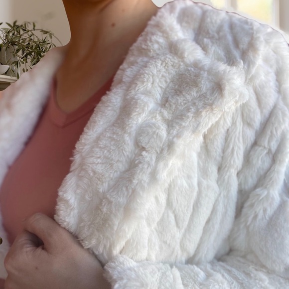 Cream Fur Lapel Open Cardigan - Picture 11 of 11